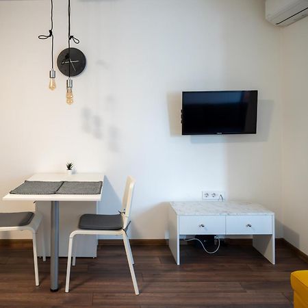 Bright Studio In The City Center София Екстериор снимка