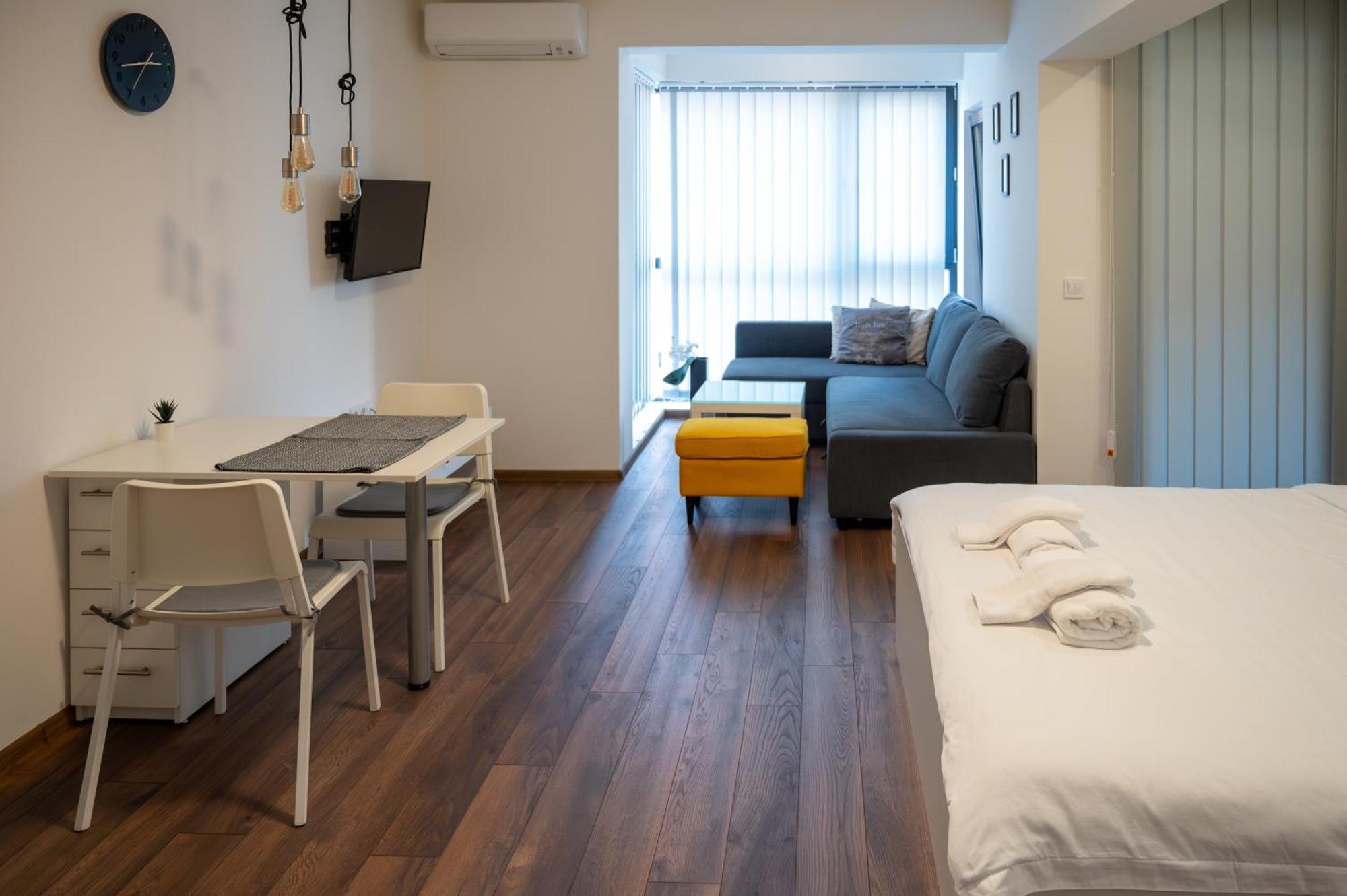 Bright Studio In The City Center София Екстериор снимка