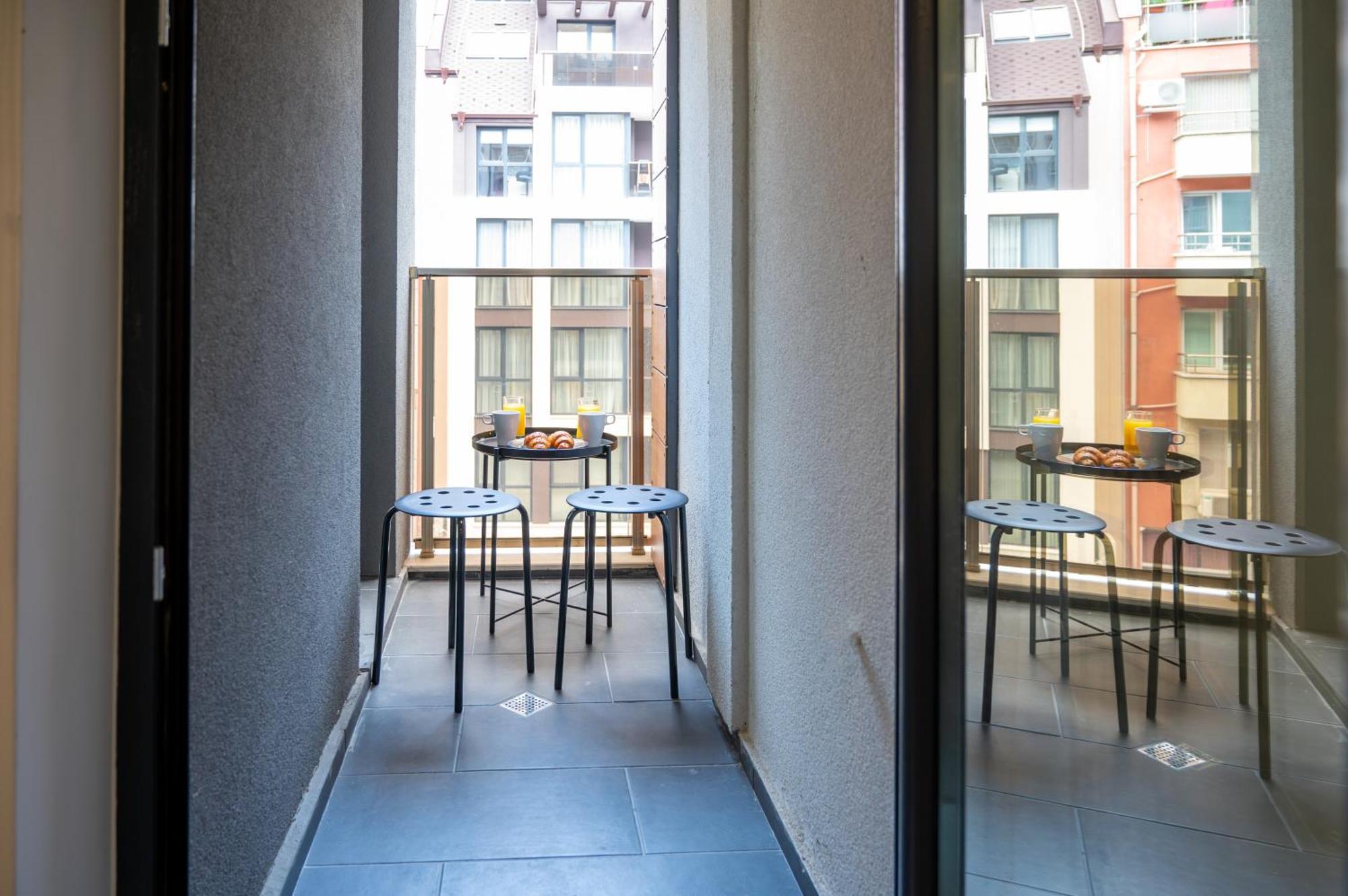 Bright Studio In The City Center София Екстериор снимка